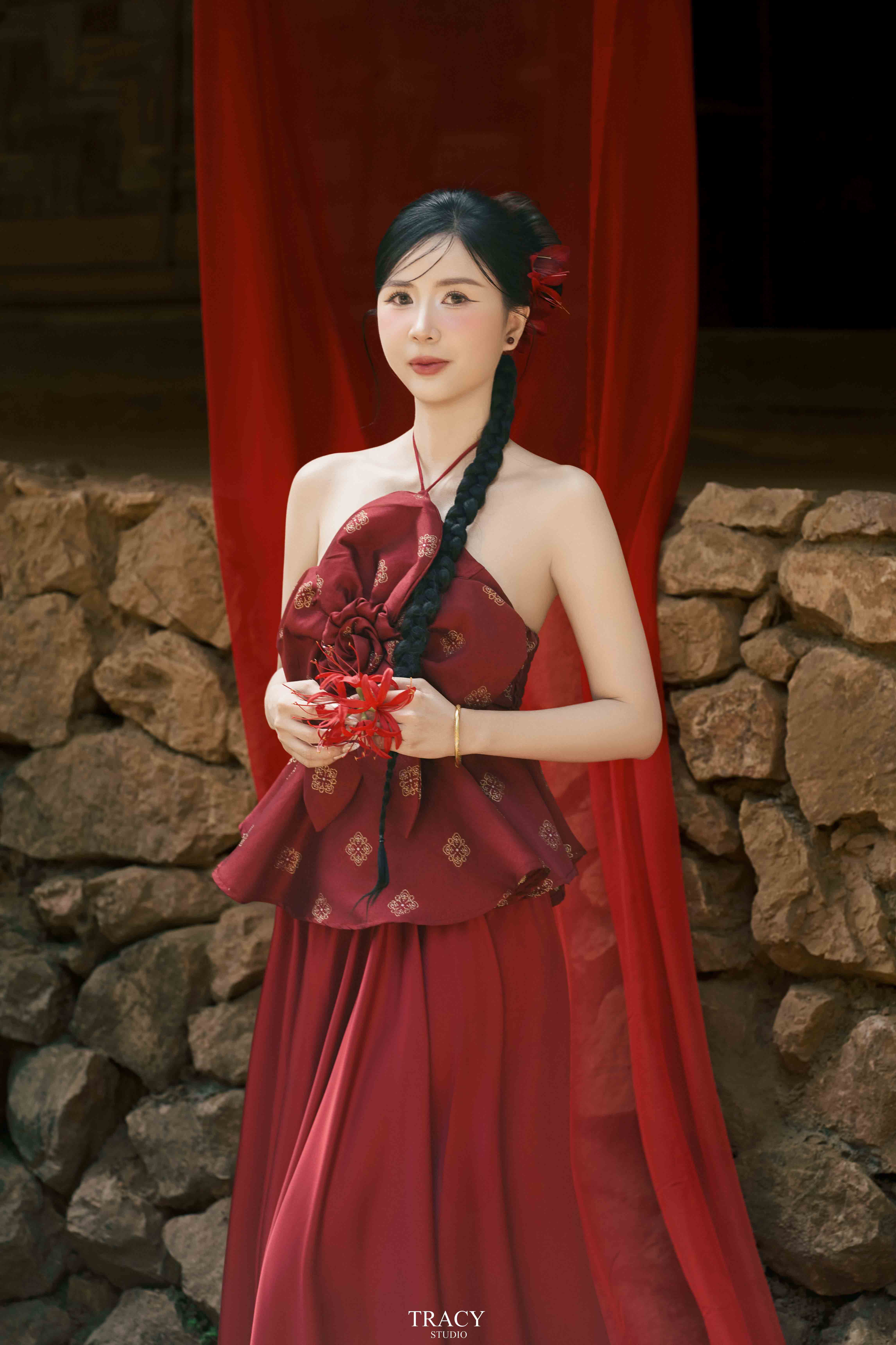 frontend/img/gallery/anh-tet-yem-ao-dai/tracy-studio-chup-concept-tet-sat-son (5).jpg